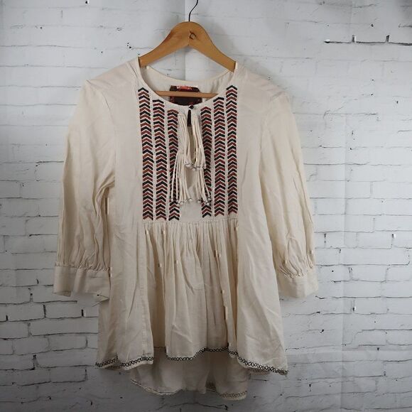 DREAM LIFE IVORY EMBROIDERED 3/4 SLEEVE NATIVE AMERICAN INSPIRED SMOCK TOP - Picture 1 of 7